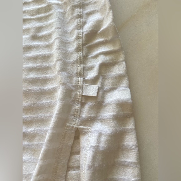 Lululemon White Sheer Striped Short Sleeve Top Tunic Size 8 - Picture 2 of 7